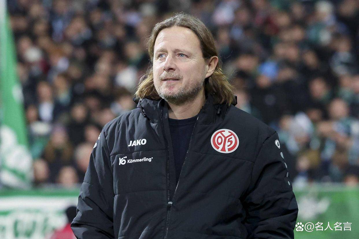 丹麦主教练赞誉门将:是比赛中最亮眼的球员 丹麦主教练赞誉门将:是比赛中最亮眼的球员